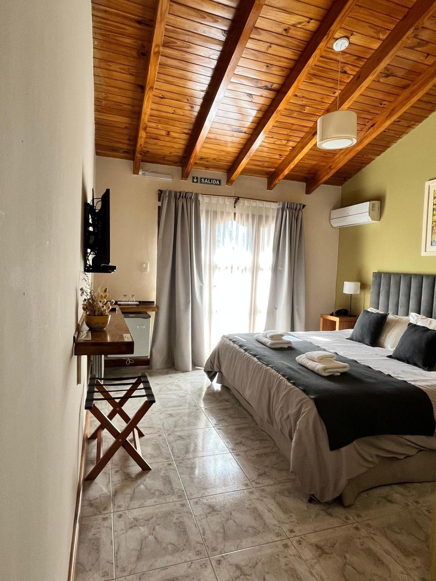 De Los Andes Hotel Boutique Lujan de Cuyo ภายนอก รูปภาพ